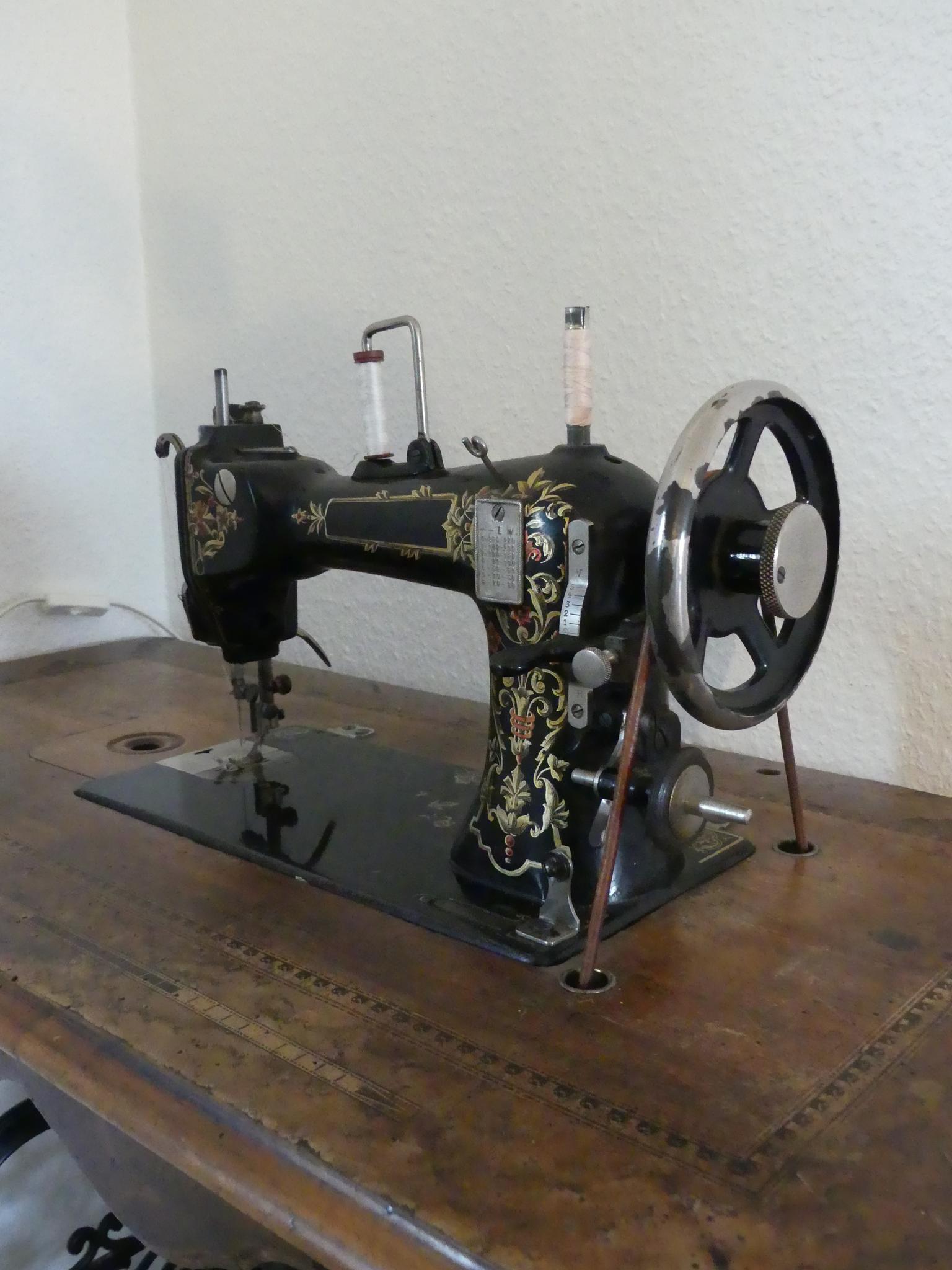 L'antique machine à coudre de ma grand-mère